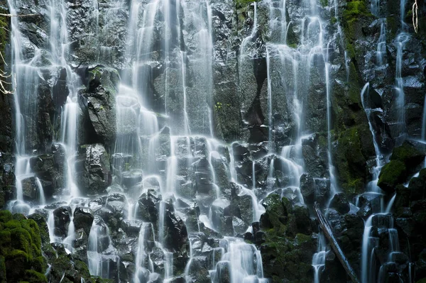 Ramona watervallen in de buurt van Mt Hood (Oregon) — Stockfoto