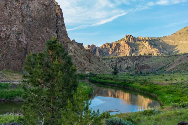 Smith rocks State Park and the crooked River in Oregon at sunris