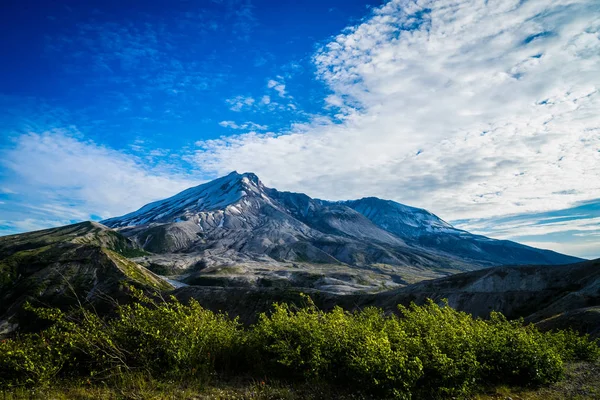 Volcan Mount St. Helens et paysage de la zone d'explosion — Photo