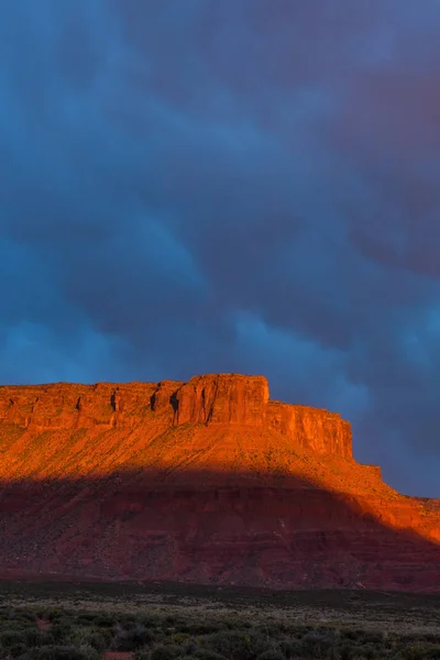 Tempête dramatique au coucher du soleil dans le pays de Canyon dans le sud de l'Utah — Photo