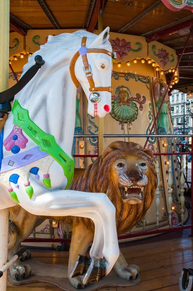 Vieux Carrousel Avec Cheval Lion Bois Paris France — Photo