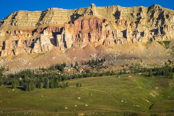Beartooth Butte en Montana a primera hora de la mañana — Foto de Stock