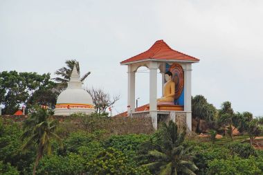  Sri Lanka, dağda Buda Tapınağı