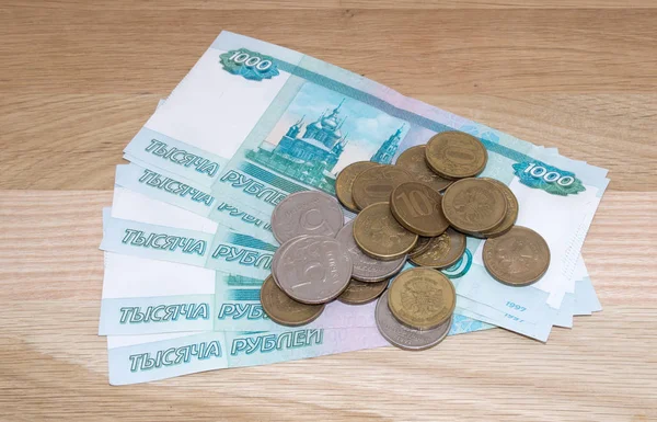 Rus 1000 ruble paralar ile