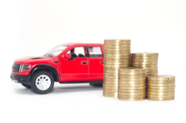 Kırmızı maket araba ile