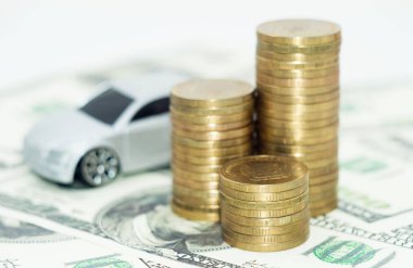 Madeni paralarla araba yığını