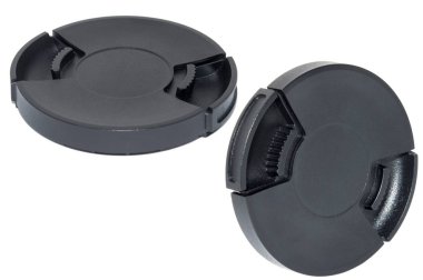Siyah lens kapakları üzerinde izole