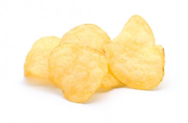 Patates cipsi beyaz arkaplanda izole.