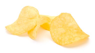 Patates cipsi beyaz arkaplanda izole.