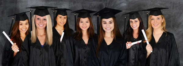 Schüler mit Schulabschluss — Stockfoto