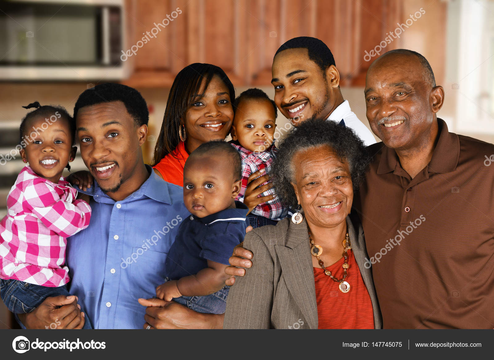 African American Family — Stock Photo © rmarmion #147745075
