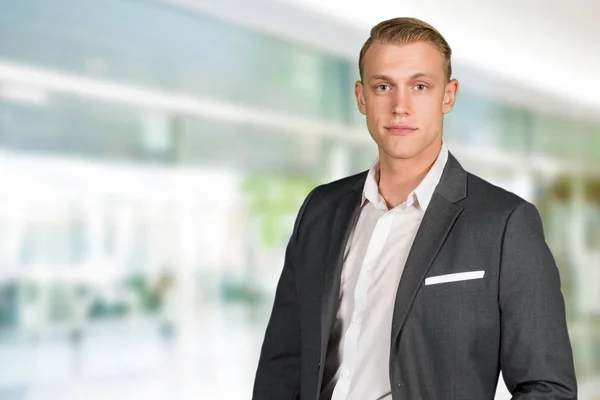 Uomo d'affari al lavoro — Foto Stock