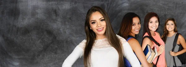 Estudiantes en la escuela —  Fotos de Stock