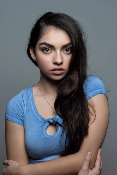 Retrato de mujer joven — Foto de Stock