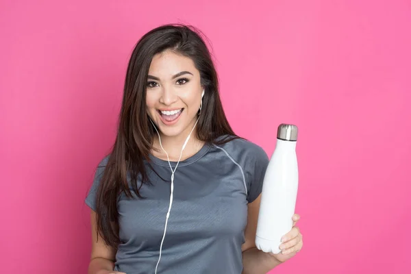 Mujer hispana haciendo ejercicio — Foto de Stock