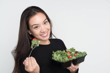 Kadının yemek hazırlık yapması