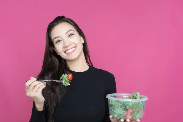 Frau bei der Essenszubereitung — Stockfoto