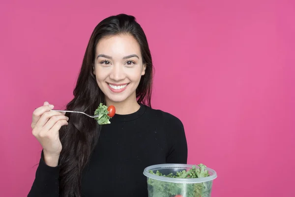 Femme faisant la préparation des repas — Photo