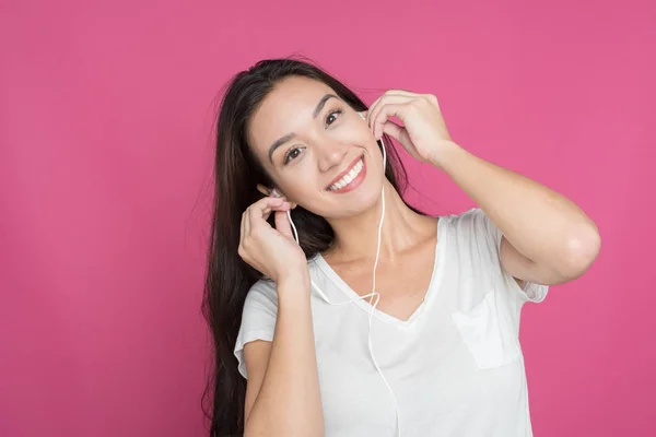 Mujer con auriculares — Foto de Stock