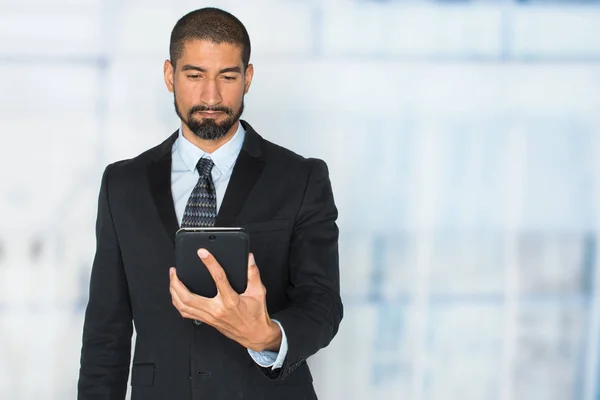 Empresario de la minoría madura — Foto de Stock