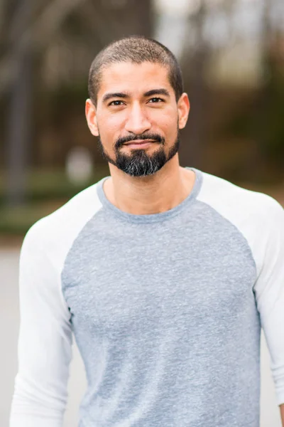 Homem bonito casual — Fotografia de Stock