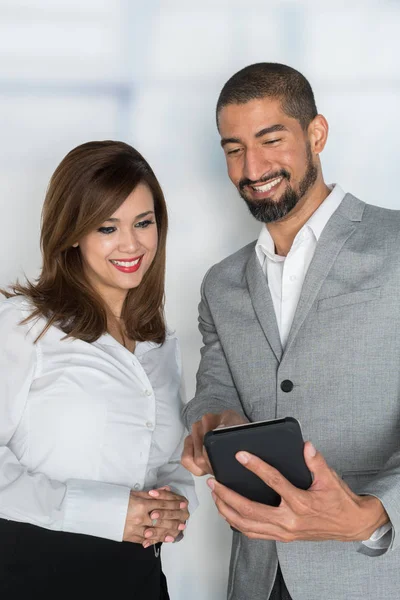 Equipo empresarial trabajando juntos — Foto de Stock