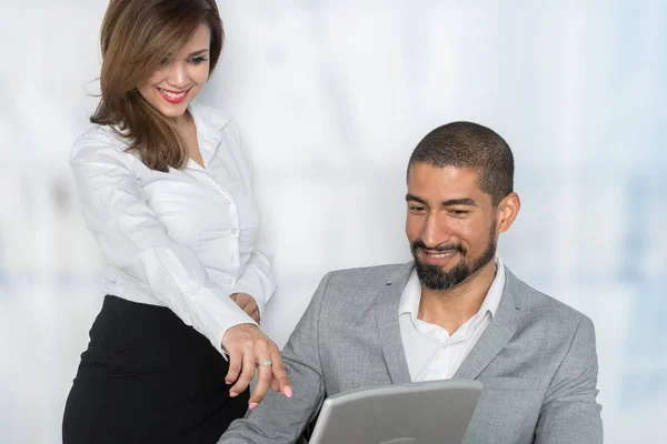 Equipe de negócios trabalhando juntos — Fotografia de Stock