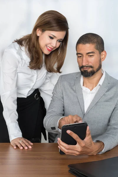 Bedrijfsteam werkt samen — Stockfoto