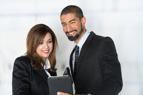 Equipo empresarial trabajando juntos — Foto de Stock