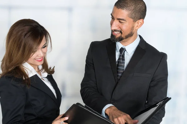 Equipe de negócios trabalhando juntos — Fotografia de Stock