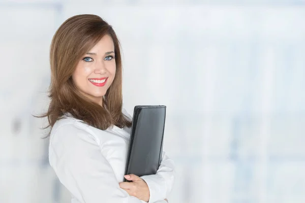 Feliz mujer de negocios hispana — Foto de Stock