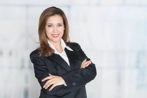 Feliz mujer de negocios hispana — Foto de Stock