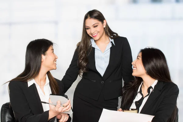 Businesswomen Working In An Office — Stock Photo, Image