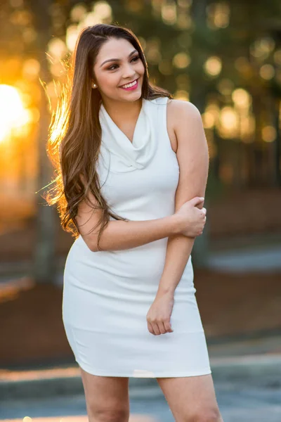 Teen Girl Outside At Sunset — Stock Photo, Image