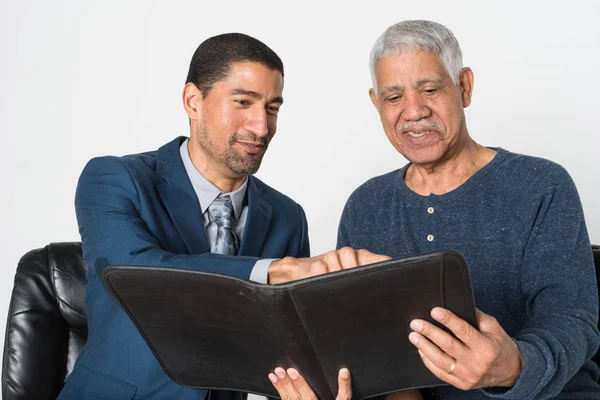 Empresario haciendo planificación financiera — Foto de Stock