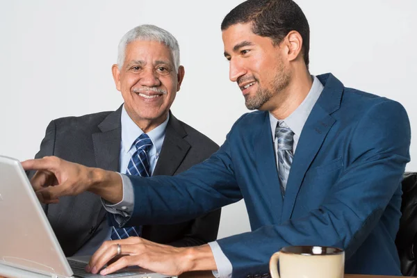 Geschäftsteam arbeitet — Stockfoto