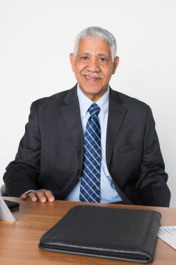 Kıdemli yaşlı adam