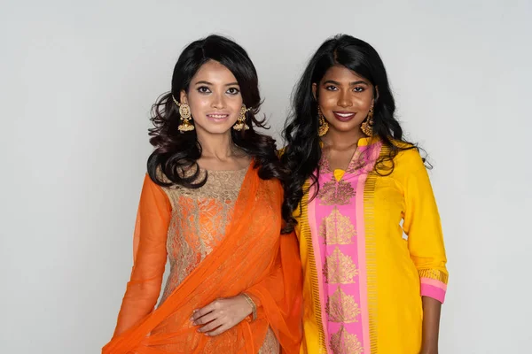 Two Indian Women In Native Dress — Stock Photo, Image