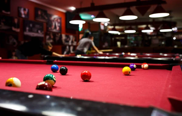 Boy Plays Billiard Pool Club Young Kid Learns Play Snooker — Stock Photo, Image