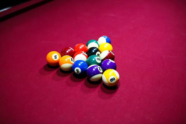 Biljart Poolballen Lagen Rode Tafel Club Snookerspel Actieve Recreatie Sport — Stockfoto