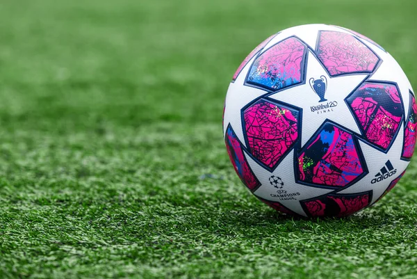 Kyiv Ucrânia Fevereiro 2018 Bola Oficial Temporada 2018 Uefa Champions — Fotografia de Stock Editorial © artjazz #186676358