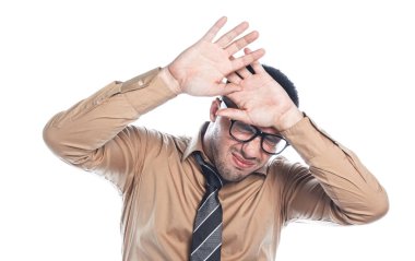 Kötü muamele, üzerinde beyaz izole