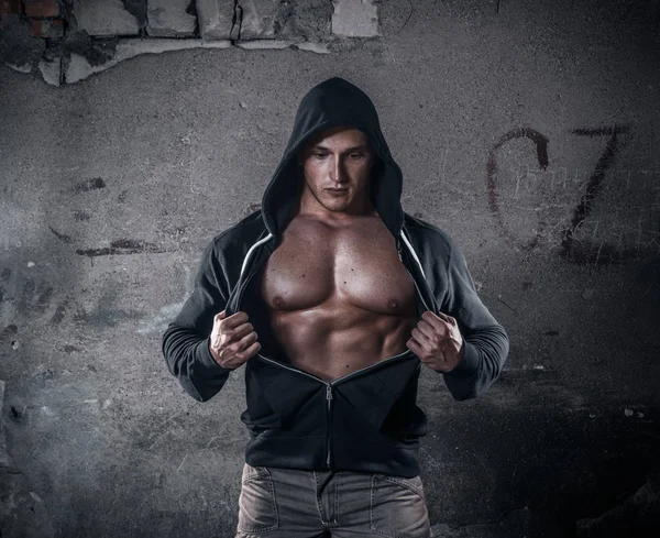 肌肉吸引男人 — 图库照片