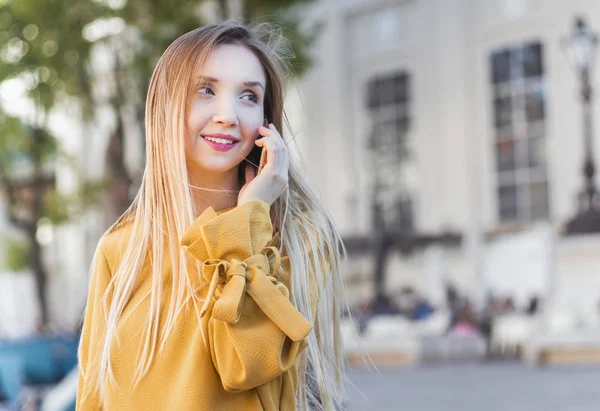 Žena na telefonu — Stock fotografie