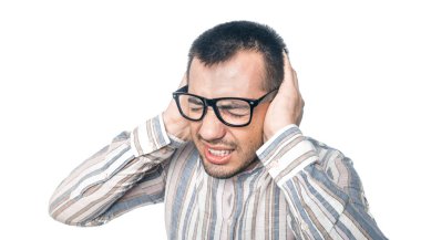 Pişmanlıklar, yüksek sesle sesi