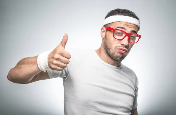 Funny sport man gesturing thumbs up — Stock Photo, Image
