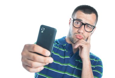 İzole - Selfie, stüdyo vurdu