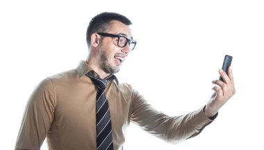 Huysuz işadamı, beyaz arka plan üzerinde izole