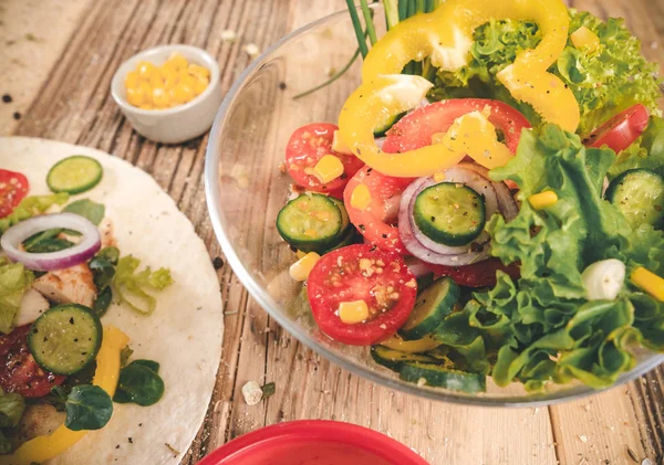 Mixed Salad Vegetable Wooden Table — Stock Photo, Image