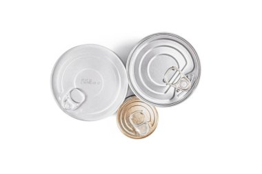 Üst görünümde izole edilmiş teneke kutu grubu